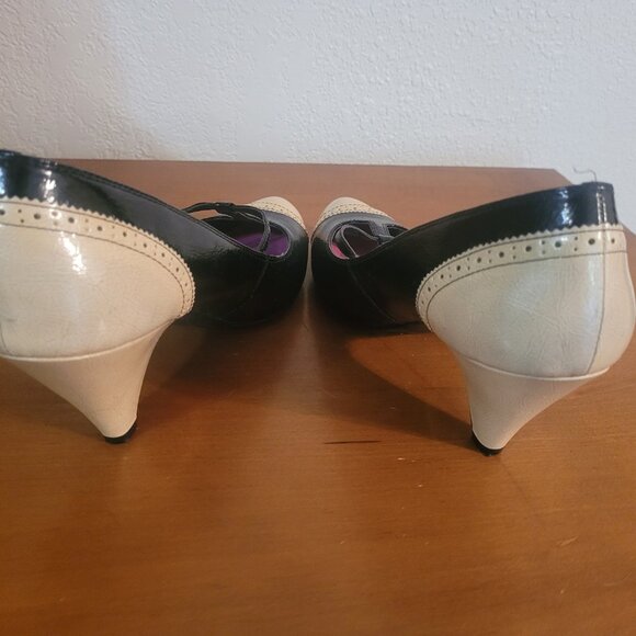 Isaac Mizrahi Amelia Retro T-Strap Heels Black Cream Size 11 - Picture 8 of 8